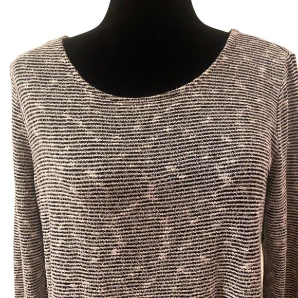 Gap Long Sleeve Black and White Striped Top‎ - Picture 2 of 11